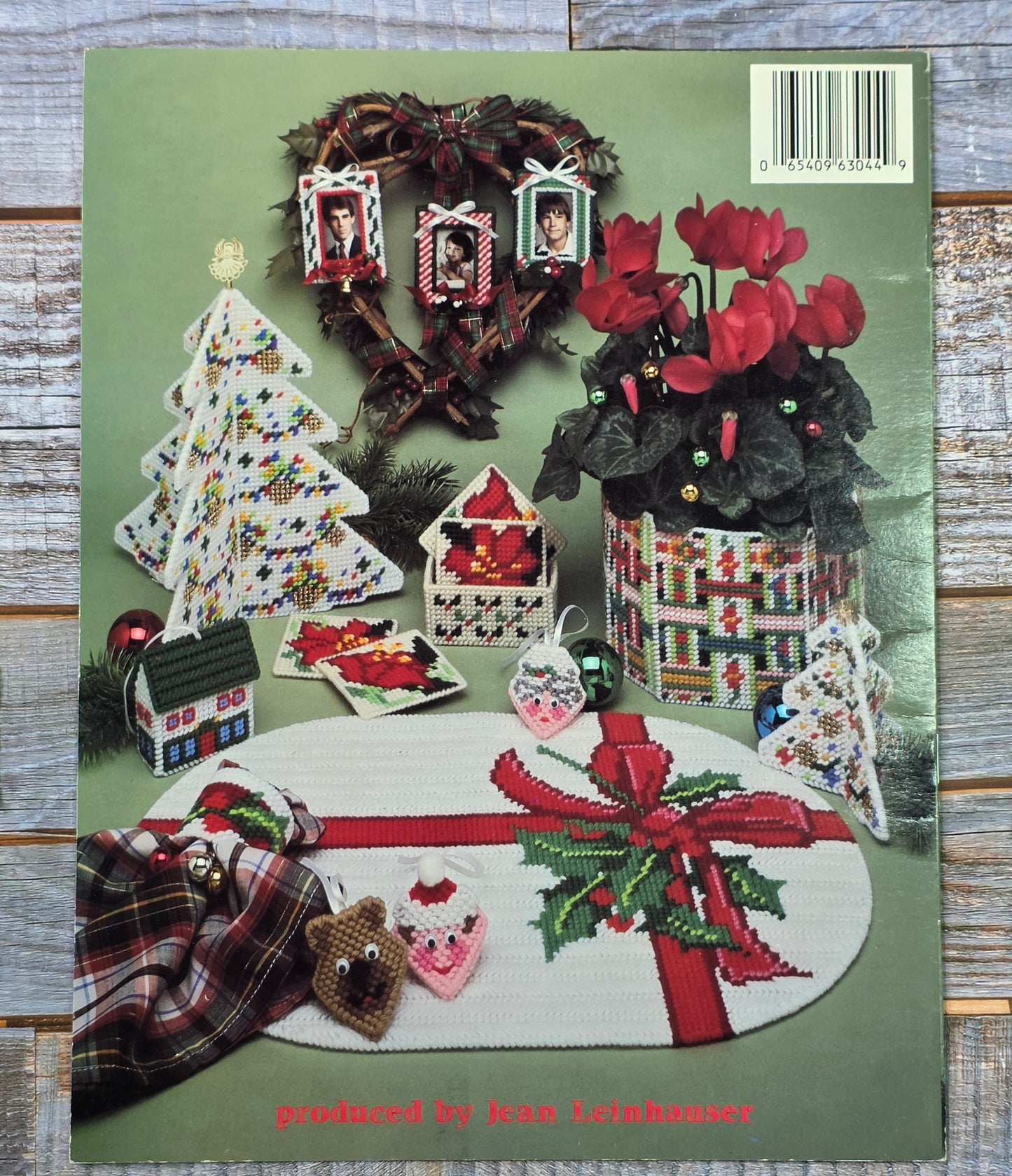 American School of Needlework: Plastic Canvas Christmas Treasures Pattern #3044