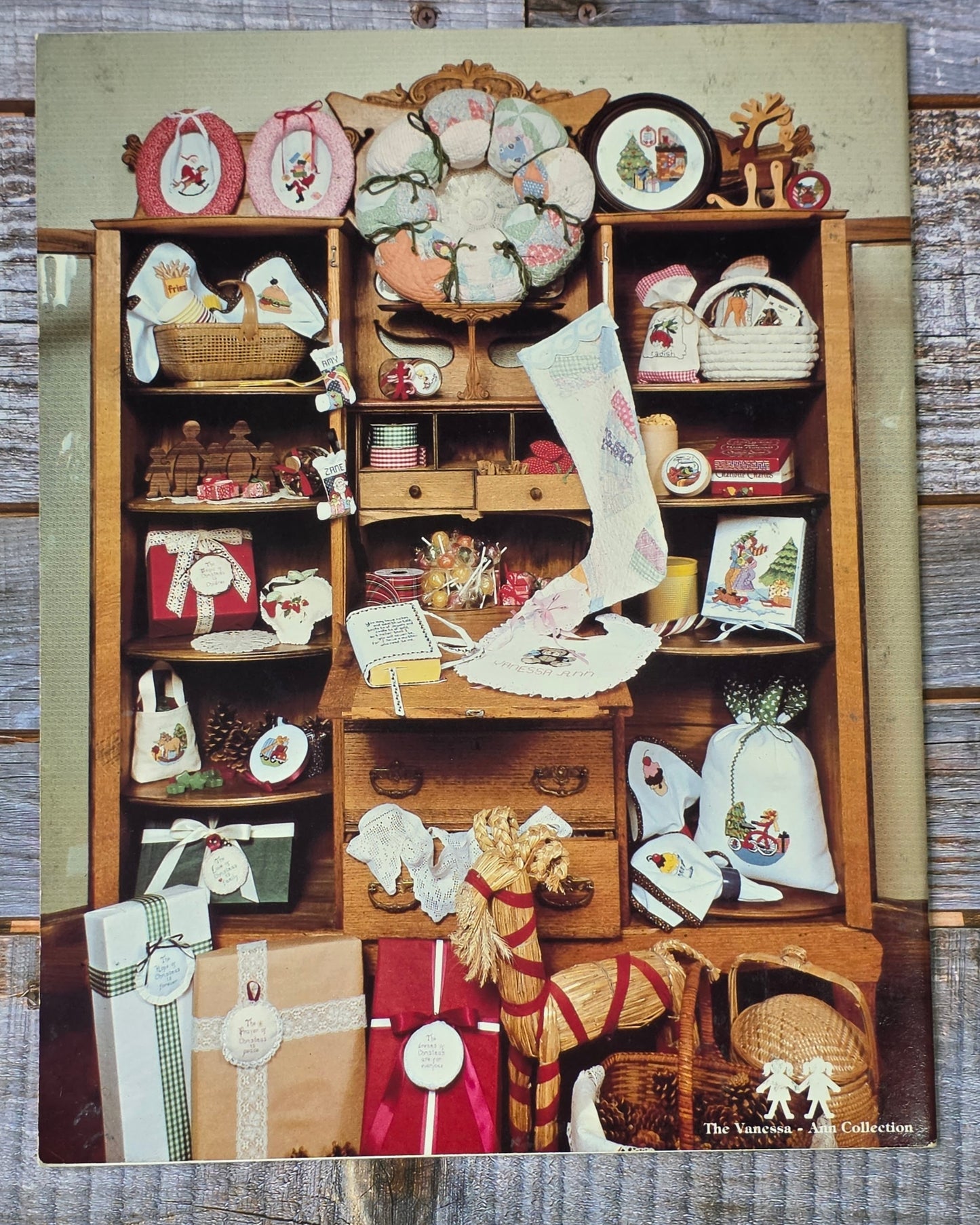 Vanessa Ann Collections: Christmas Pie with Cross Stitch Pattern
