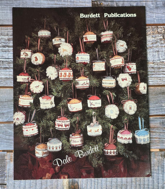 Burdett Publications: Christmas Country Miniatures Pattern