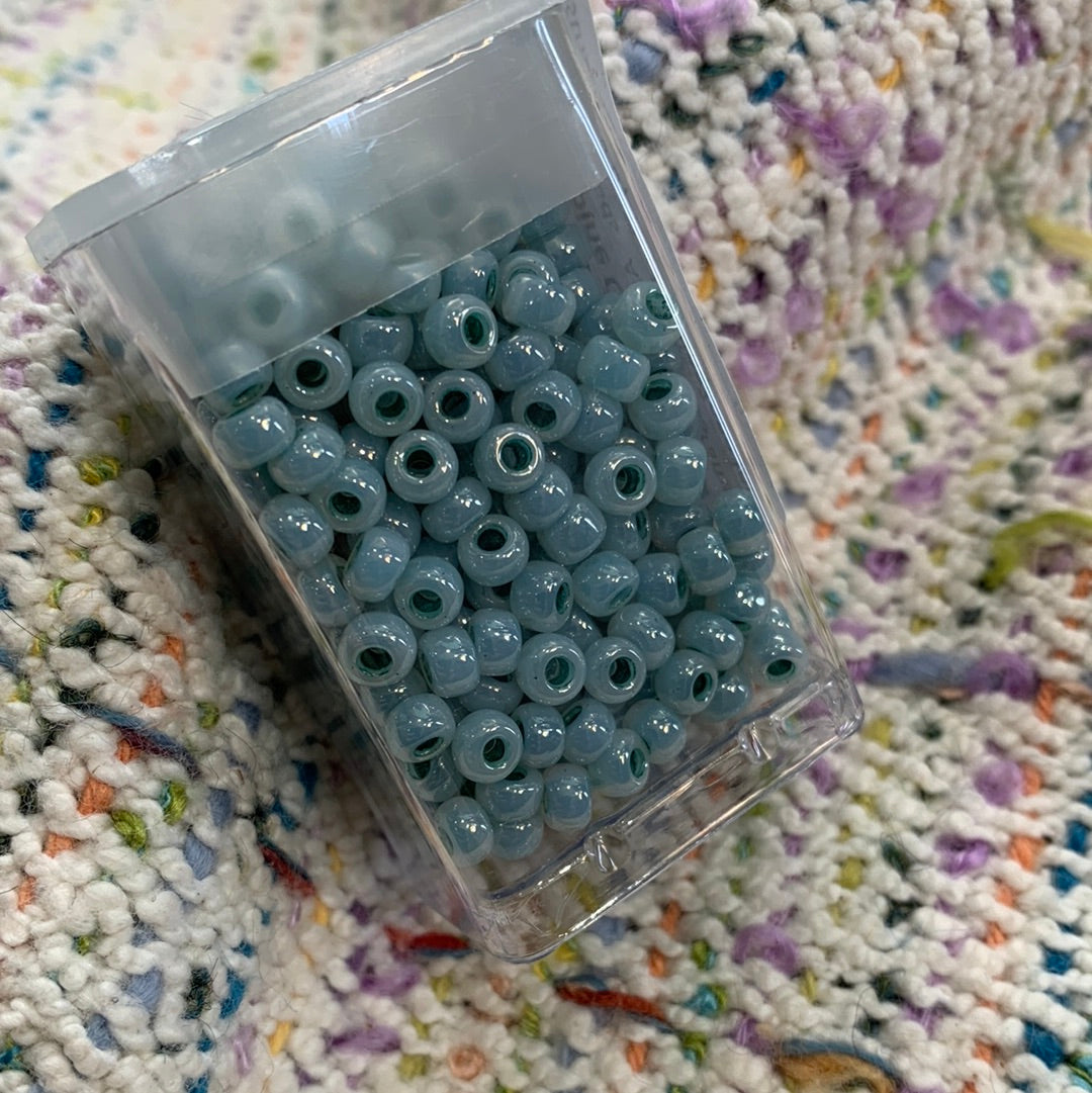 Hiya Hiya Box of Round Beads