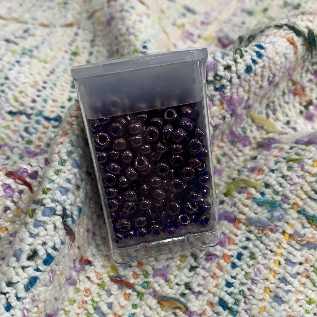 Hiya Hiya Box of Round Beads