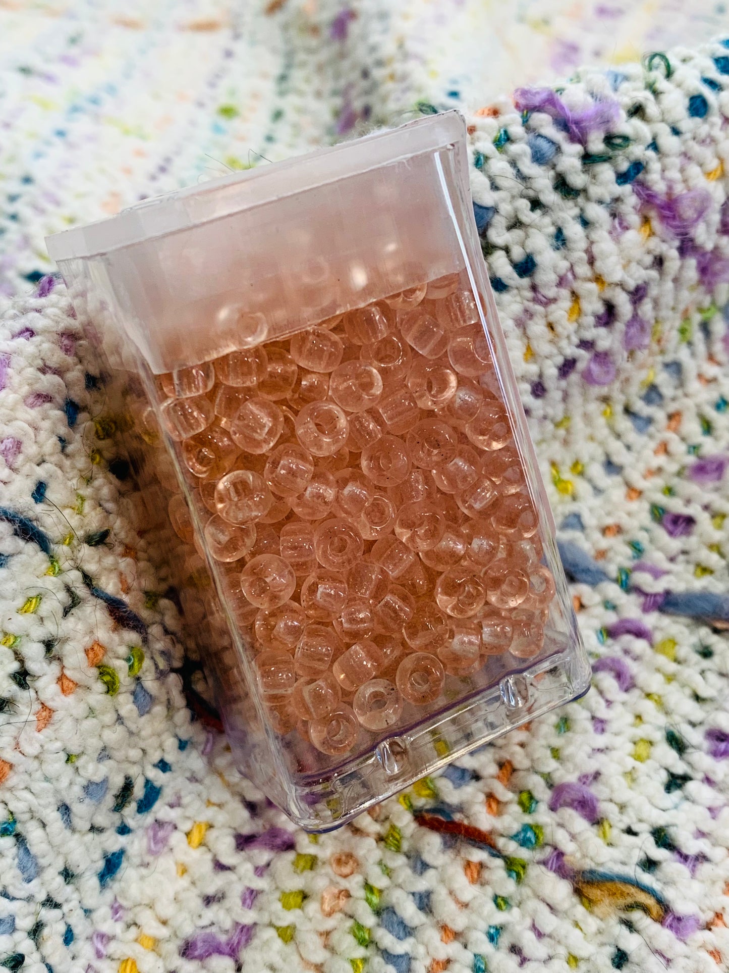 Hiya Hiya Box of Round Beads