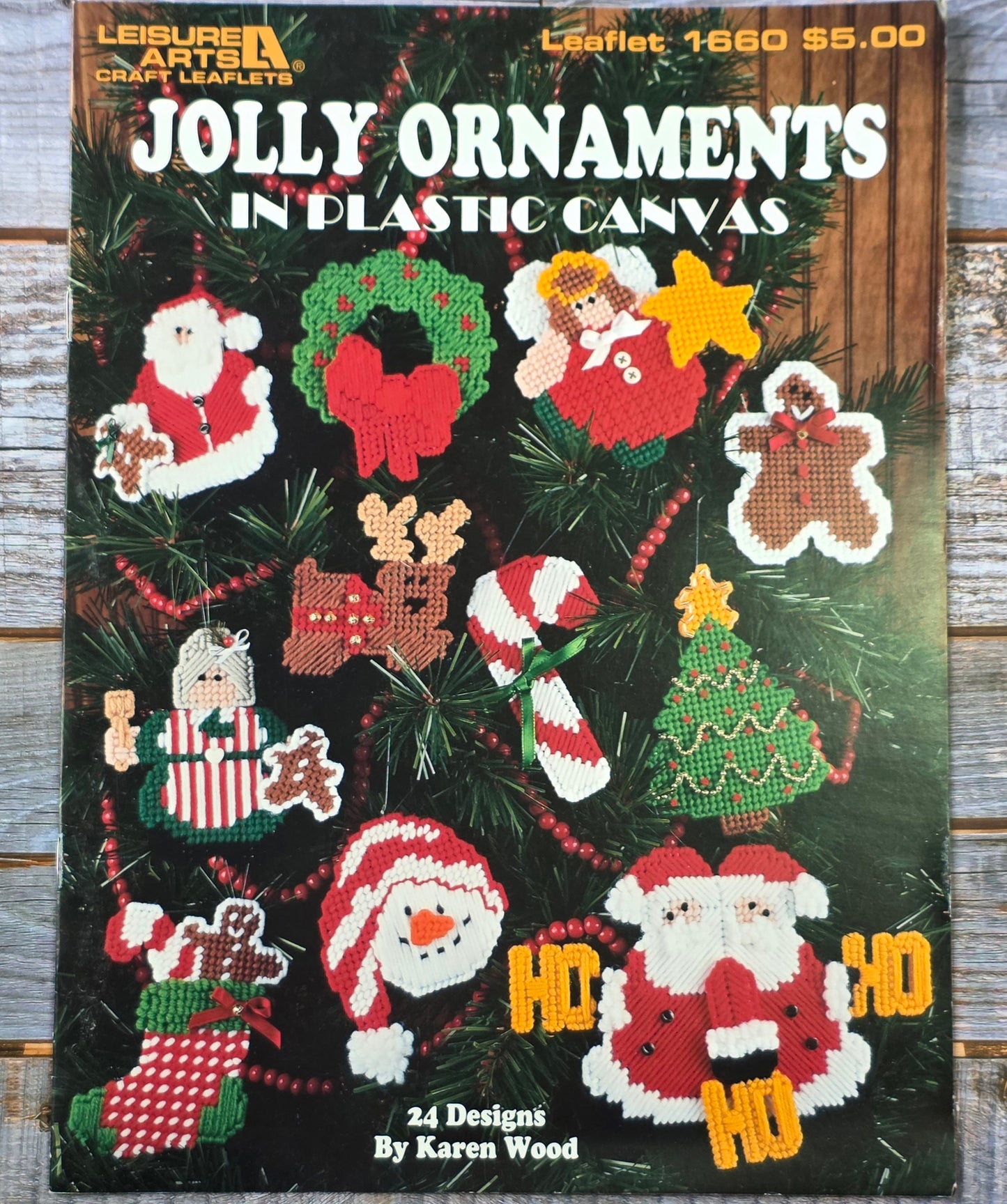 Leisure Arts: Jolly Ornaments in Plastic Canvas Pattern
