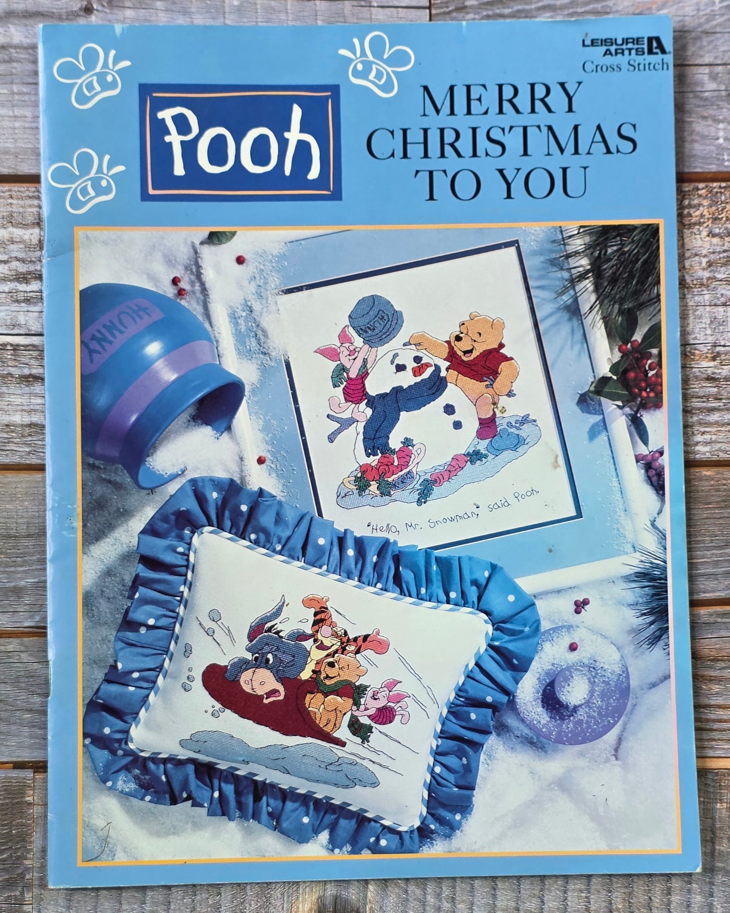 Leisure Arts: Disney Winnie the Pooh - Merry Christmas to You Leaflet 3090 Pattern
