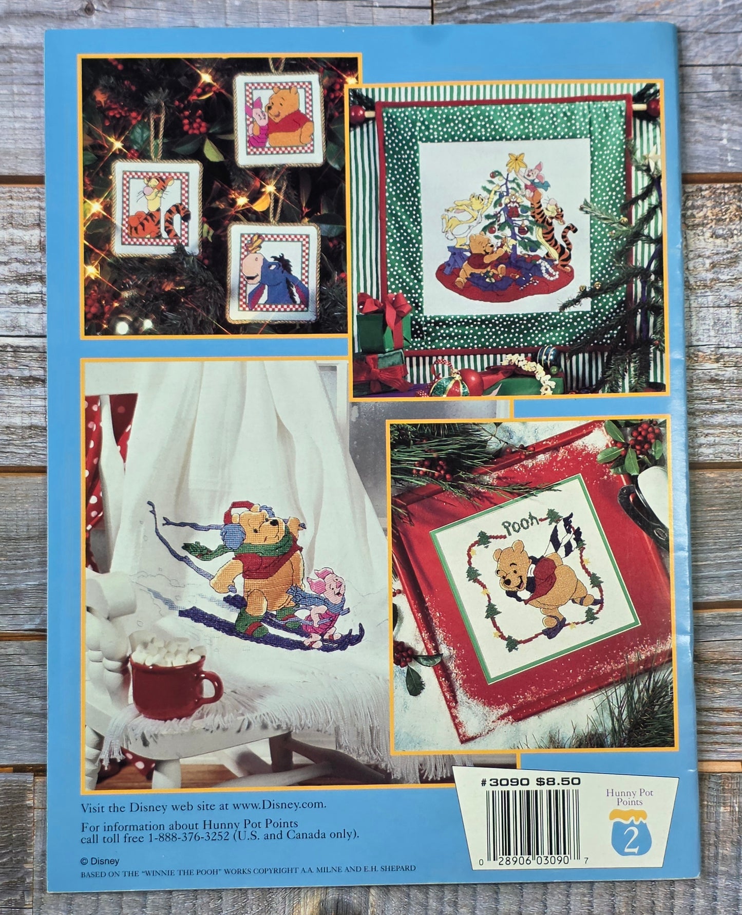 Leisure Arts: Disney Winnie the Pooh - Merry Christmas to You Leaflet 3090 Pattern