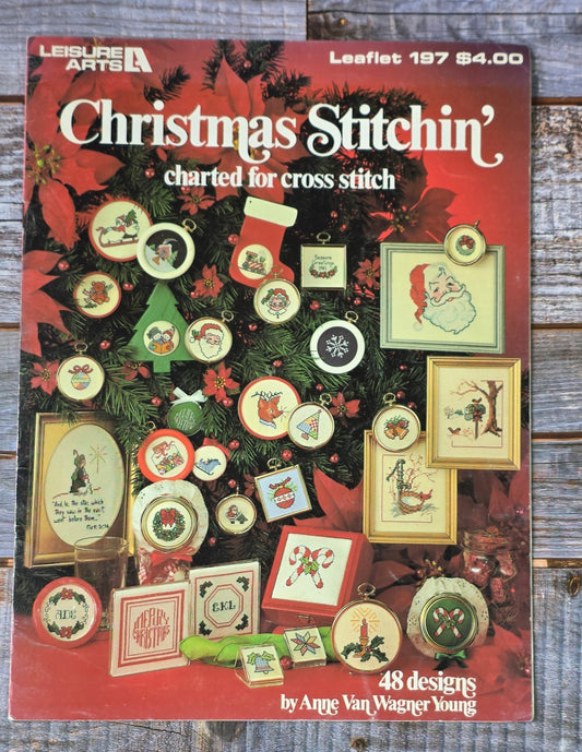 Leisure Arts: Christmas Stitchin' Leaflet 197 Pattern