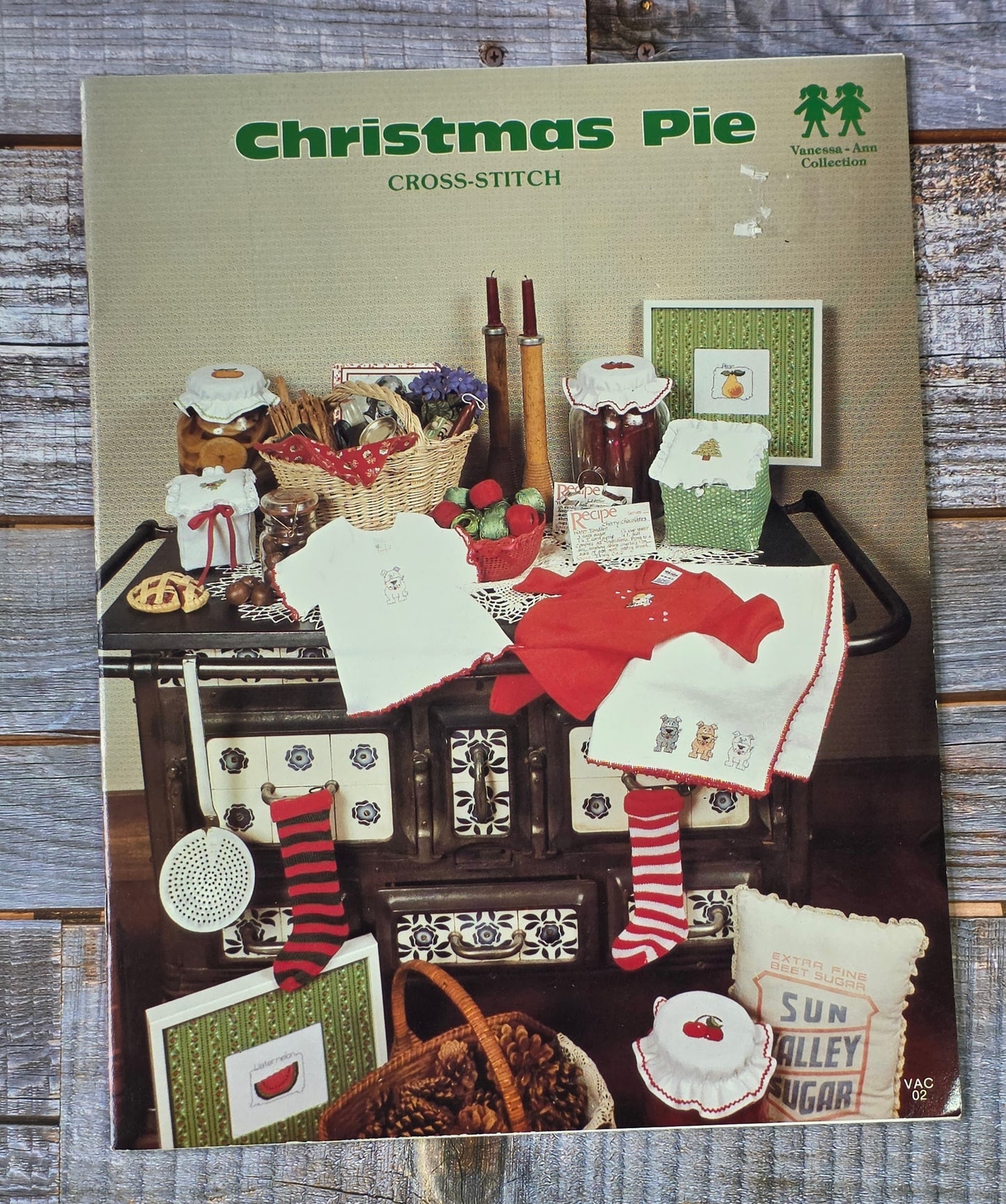 Vanessa Ann Collections: Christmas Pie with Cross Stitch Pattern