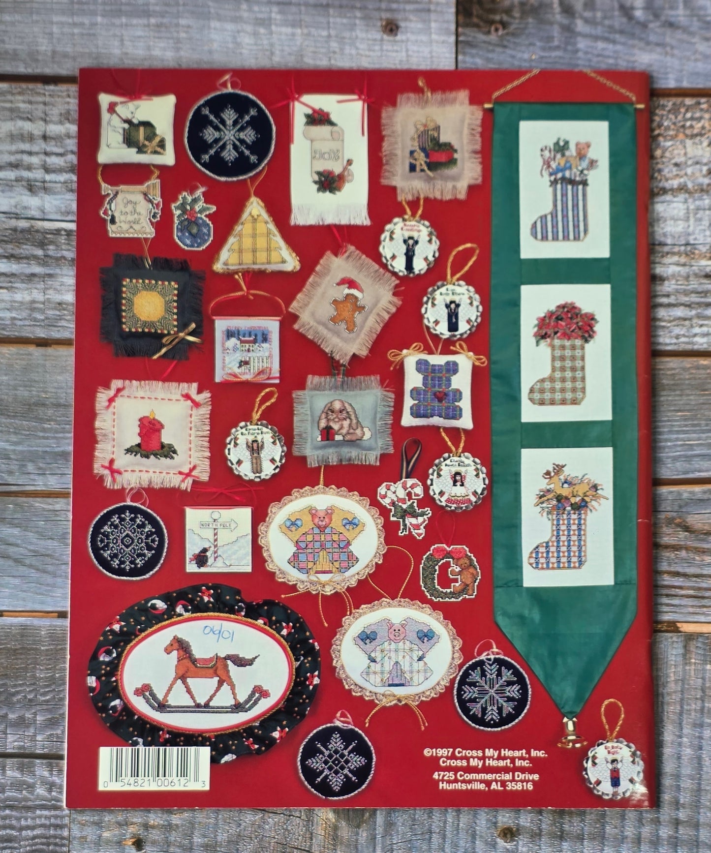 Cross My Heart: Christmas in Stitches CSB151 Pattern