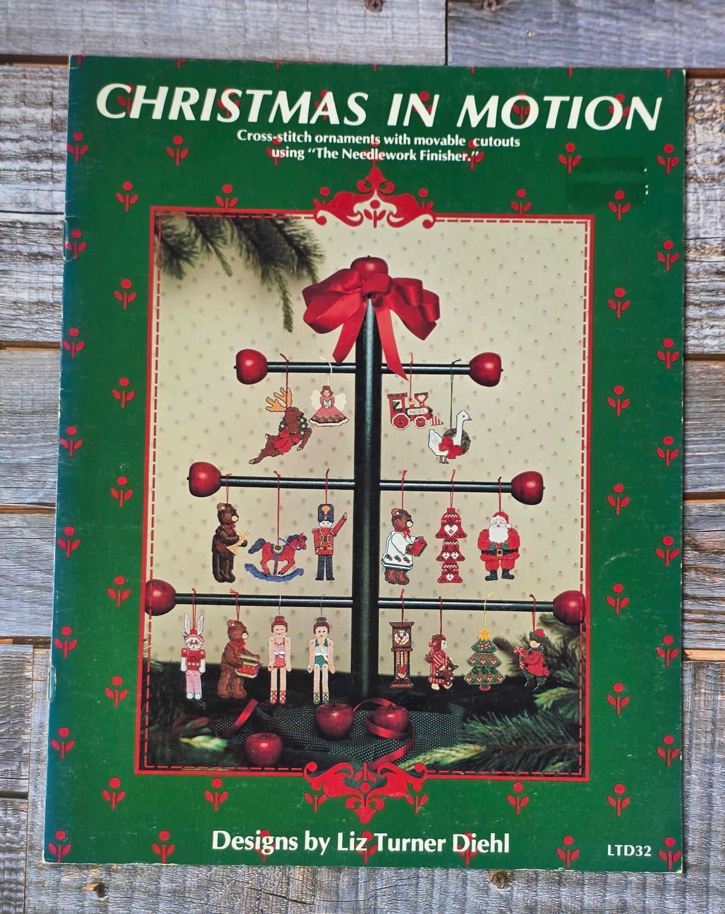Designs by Liz Turner Diehi: Christmas in Motion LTD32 Pattern