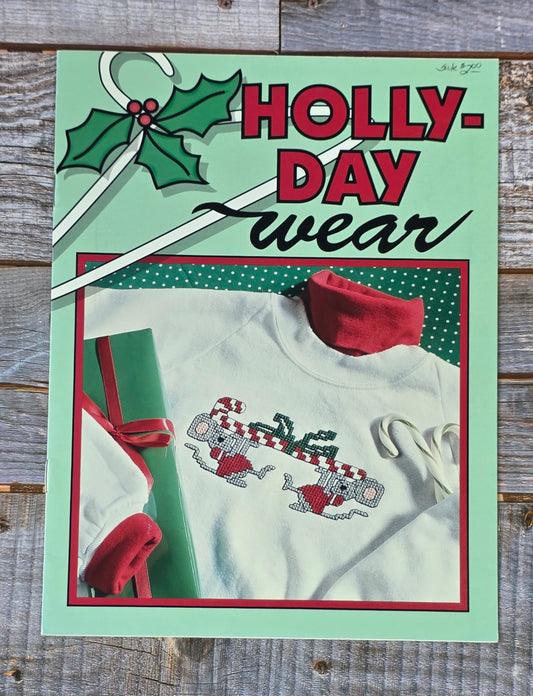 Leisure Arts: Holly-Day Wear Pattern