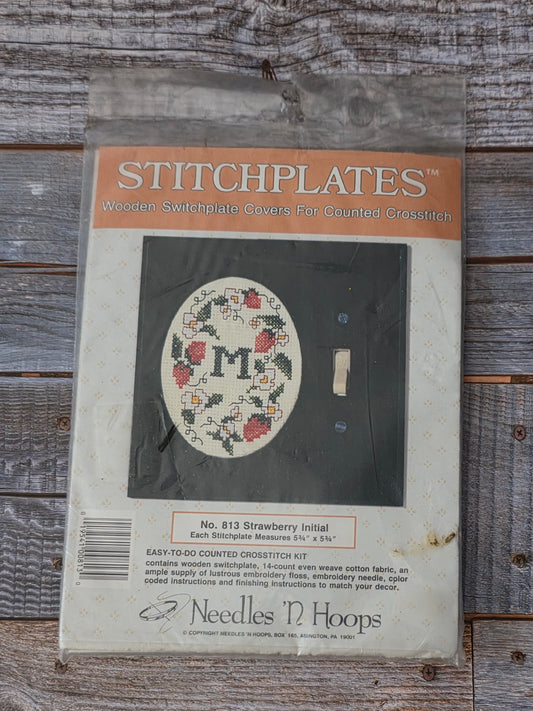 Needles N' Hoops Stitchplates: Strawberry Initial kit No. 813