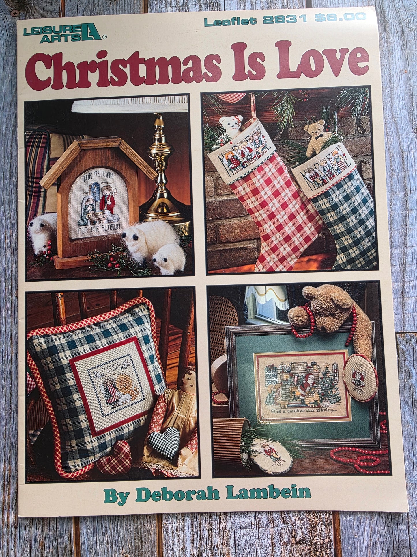 Leisure Arts: Christmas Is Love Pattern Leaflet 2831